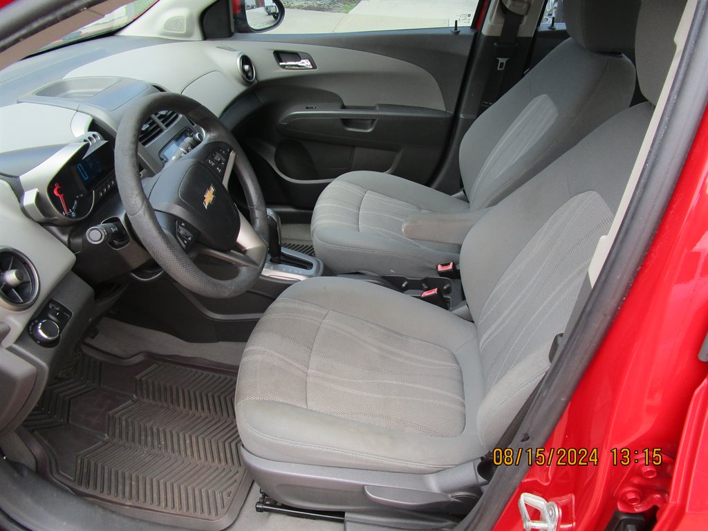 2012 Chevrolet Sonic 2LT photo 6